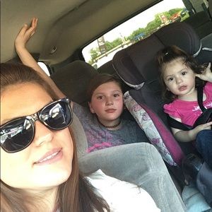 Meet your Posher, Monica